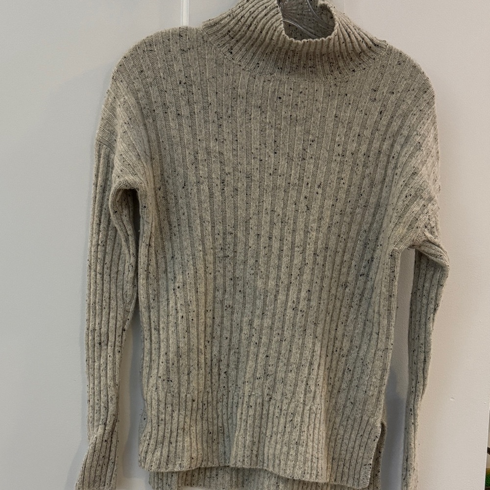 Bloomingdale's Cashmere Ribbed Turtleneck Sweater - Gray